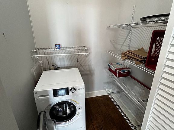 4th image of 901 Jefferson St APT 5H