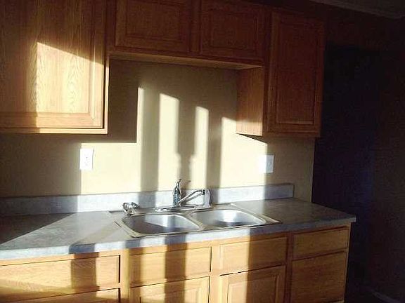 2nd image of 2952 2nd St
