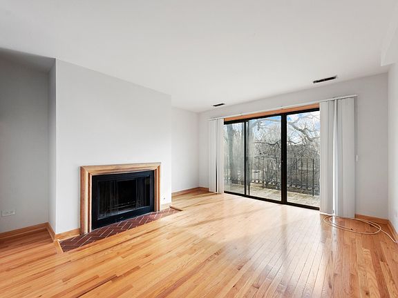 3rd image of 1700 Hinman Ave APT 2A