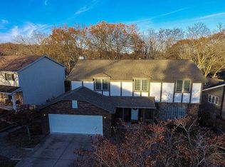 2710 Forrest Green Dr, Decatur, IL 62521