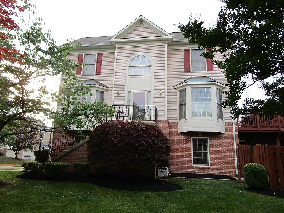 Townhouse Side Entrance