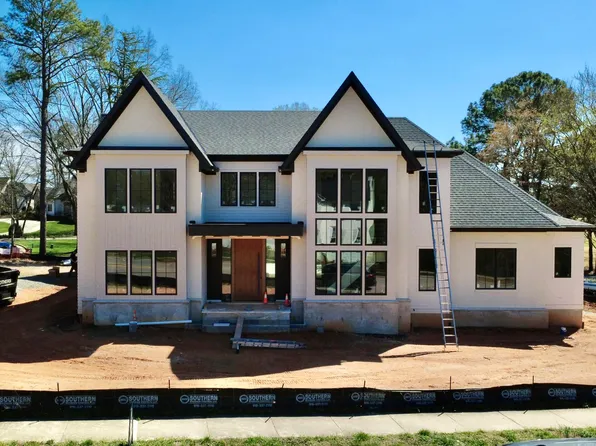 7917 S Bridgewater Ct, Raleigh, NC 27615