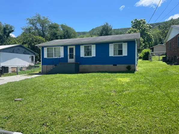 1015 Staunton St, Selma, VA 24474