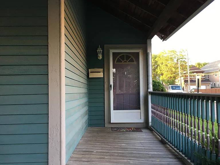 E Ohio St — Photo 25