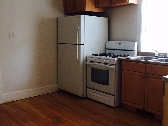 4th image of 2450 N 73rd Ct