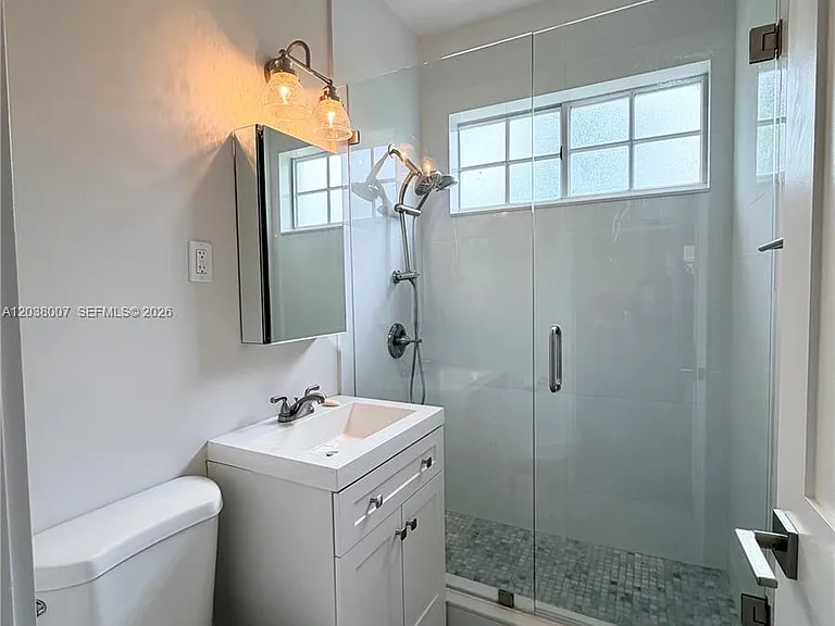15 Madeira Ave #2 — Photo 4