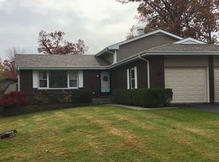 2419 Sunset Ln, Lindenhurst, IL 60046