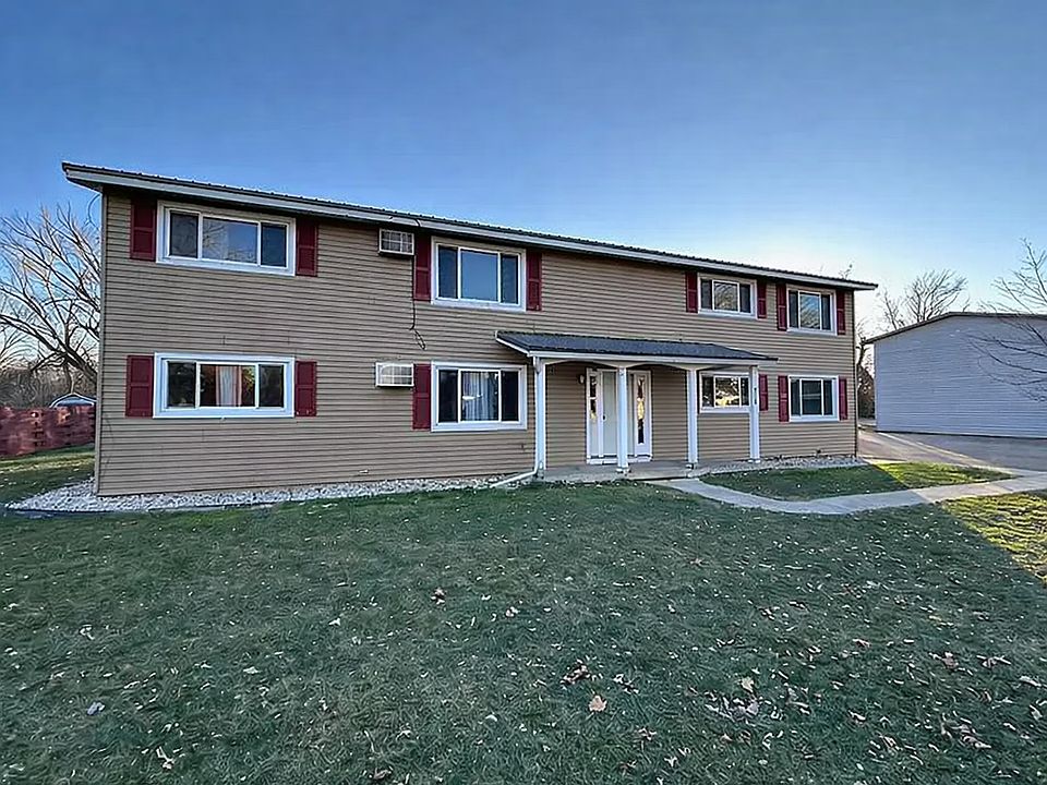 2nd image of 811 Elm St #3