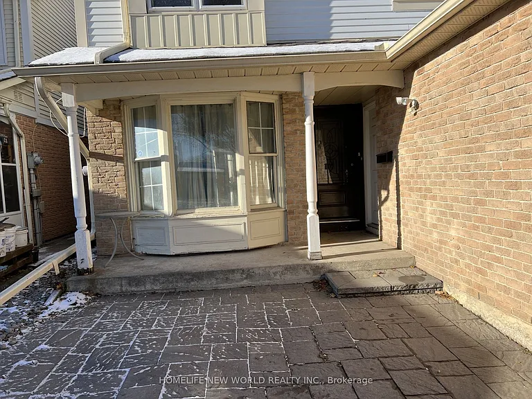 91 Campania Cres — Photo 12