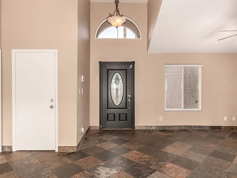 11115 E Mercer Ln — Photo 5