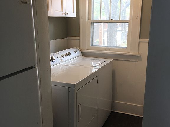 Laundry Room w/washer & dryer