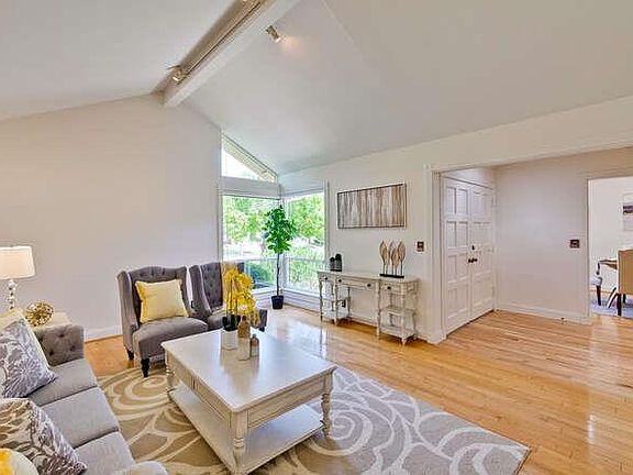 5th image of 946 Marble Ct