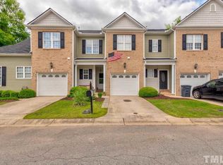 37 Hill Shore Ln, Clayton, NC 27527