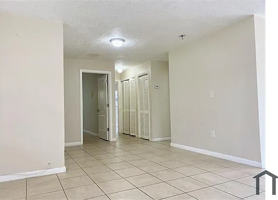 3 bed, 1400 sqft, $3,000 — Photo 3