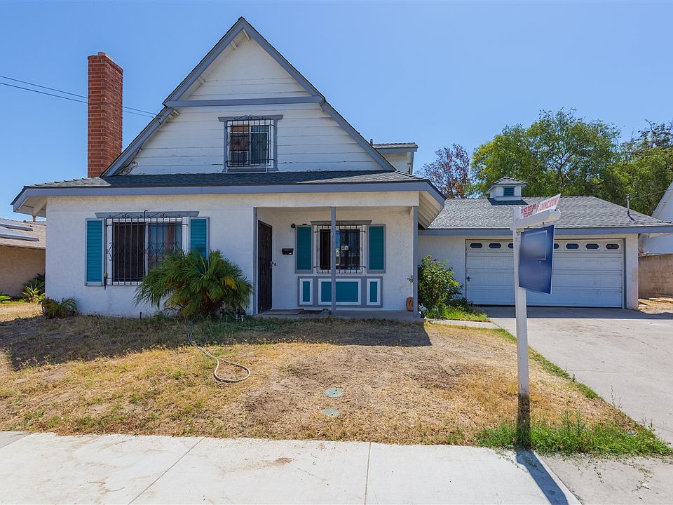 1st image of 305 Los Reyes Dr