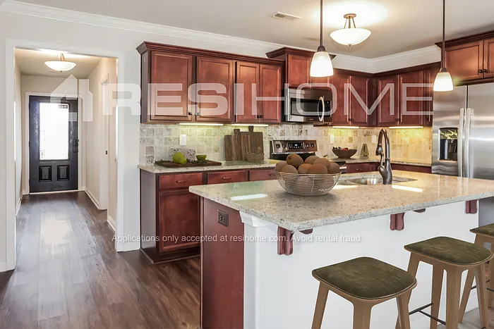 290 Silbury Rd — Photo 4