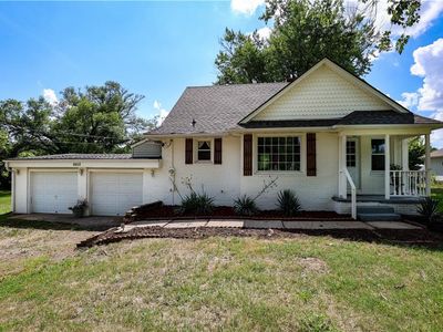 6610 NW Waukomis Dr, Kansas City, MO, 64151