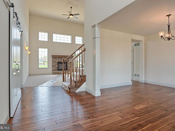 5th image of 17 Rolling Meadow Rd