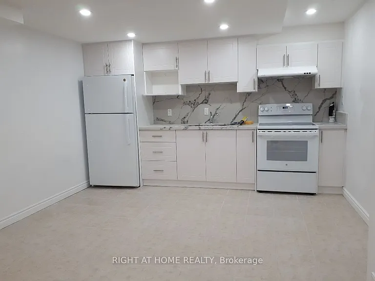401 Mississauga Valley Blvd — Photo 1