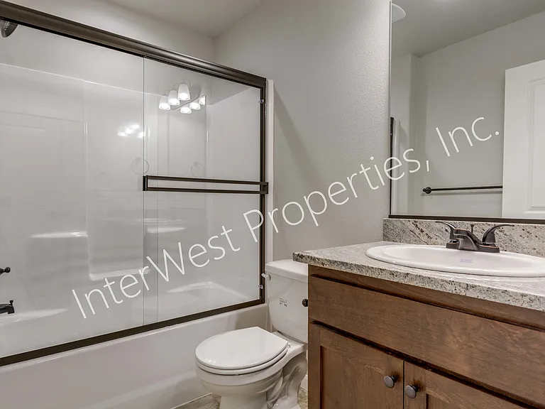 10317 NE 61st Cir — Photo 17