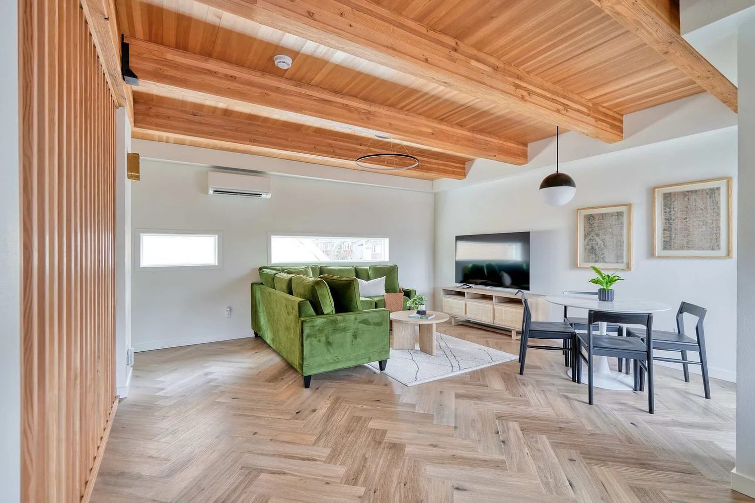 4 bed, 2.0 bath, 1571 sqft, $9,631 — Photo 4