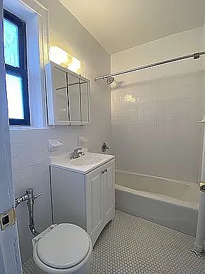 5th image of 2832 44th St APT 42