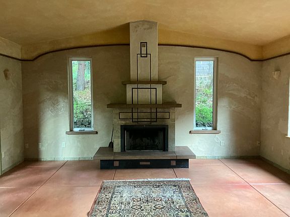 2nd image of 176 Strawberry Ln