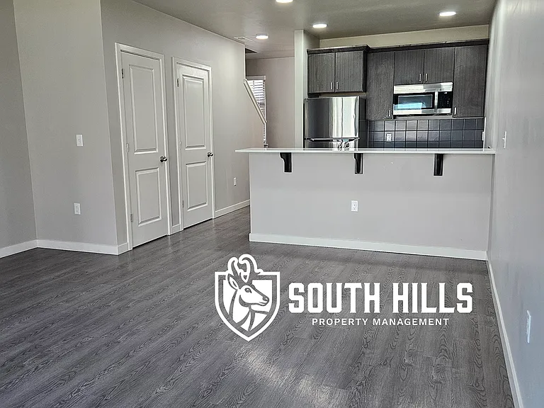 Summit Springs Townhomes — Photo 38