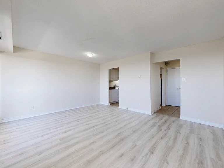 1460 Ghent Ave — Photo 5