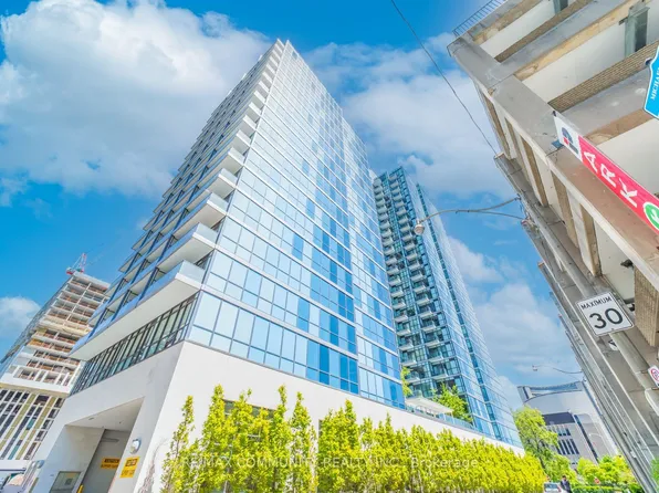 210 Simcoe St #1210, Toronto, ON M5T 0A9