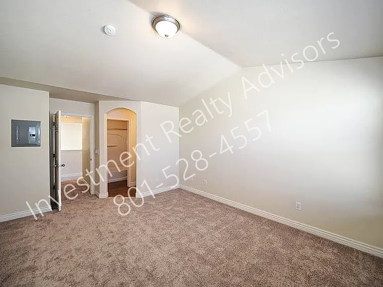 41 E Durham St — Photo 10