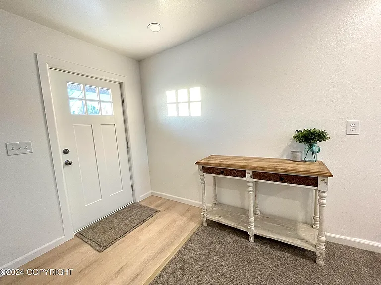 629 E Eklutna Ave — Photo 15