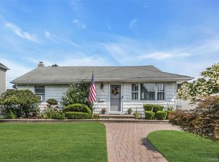 20 Jamaica Avenue, Plainview, NY 11803