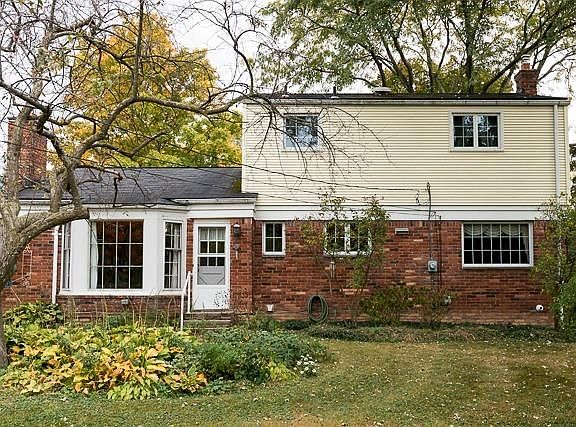 5th image of 2912 Oakdale Dr