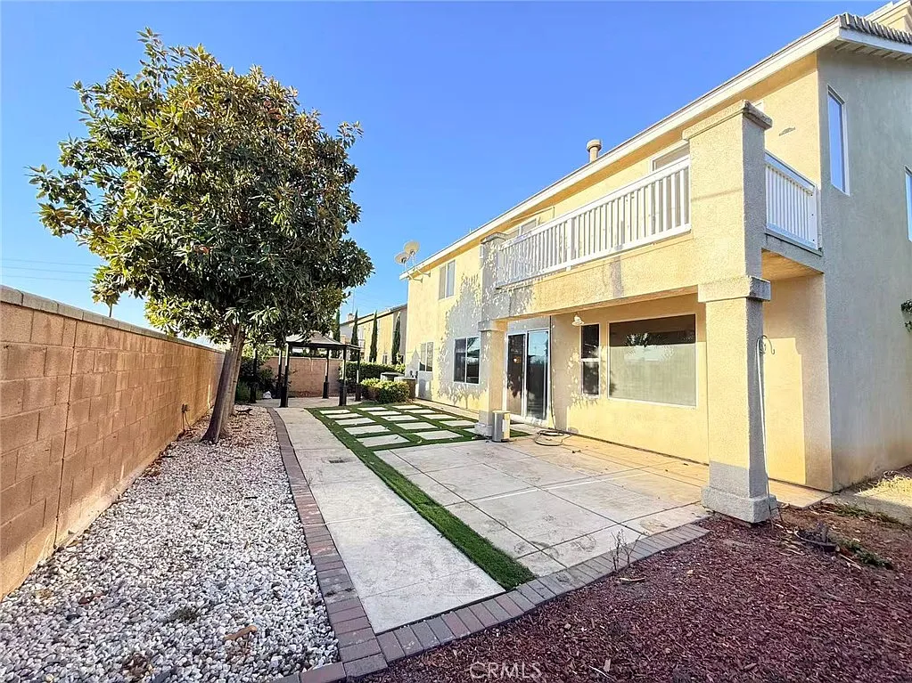 5 bed, 3594 sqft, $4,500 — Photo 2