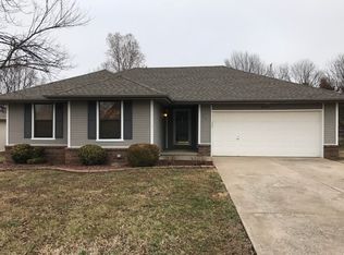 2407 W Roxbury St, Springfield, MO 65807
