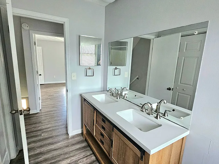 2380-2382 Haviland Ct — Photo 11