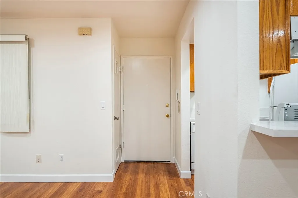 1 bed, 1.0 bath, 700 sqft, $2,350 — Photo 3