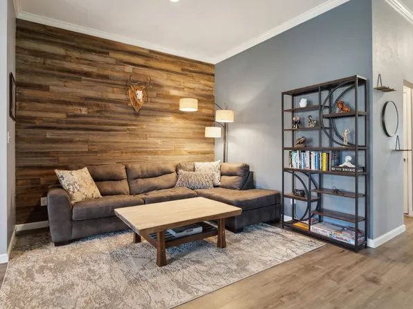 201 East St, Nevada, TX 75173