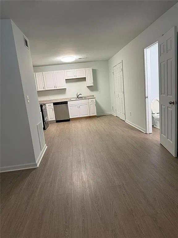 2 bed, 1.5 bath, 1000 sqft, $1,250 — Photo 2