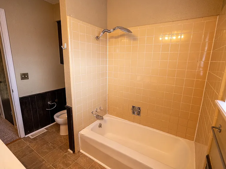 4709 NW 63rd St — Photo 14