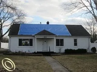 19015 Hilton Dr photo 1