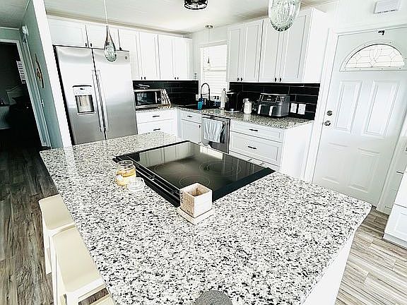 5th image of 277 La Costa Dr