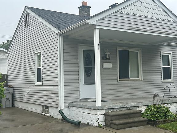 3rd image of 1466 E Bernhard Ave