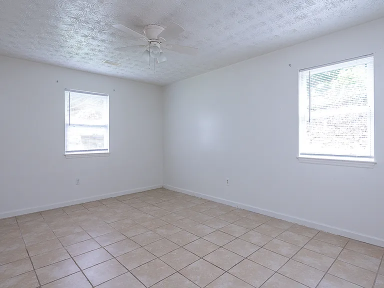 8365 Warren Dr — Photo 18