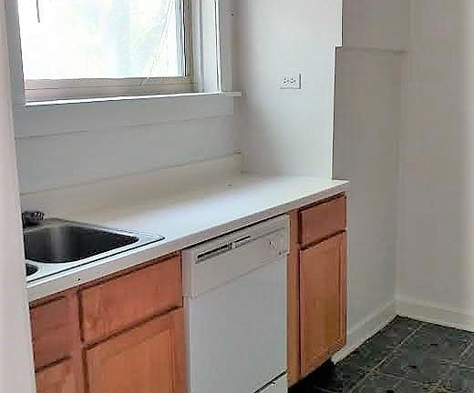 5th image of 1045 W North Shore Ave #528