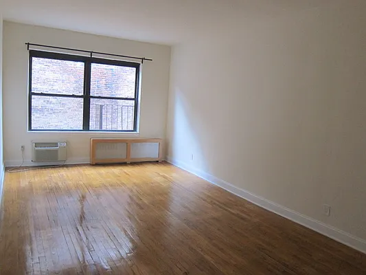 Rented by Chartwell Manhattan Realty | media 24