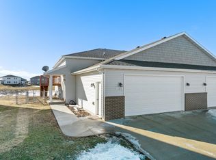 121 Mulberry Loop, Minot, ND 58703