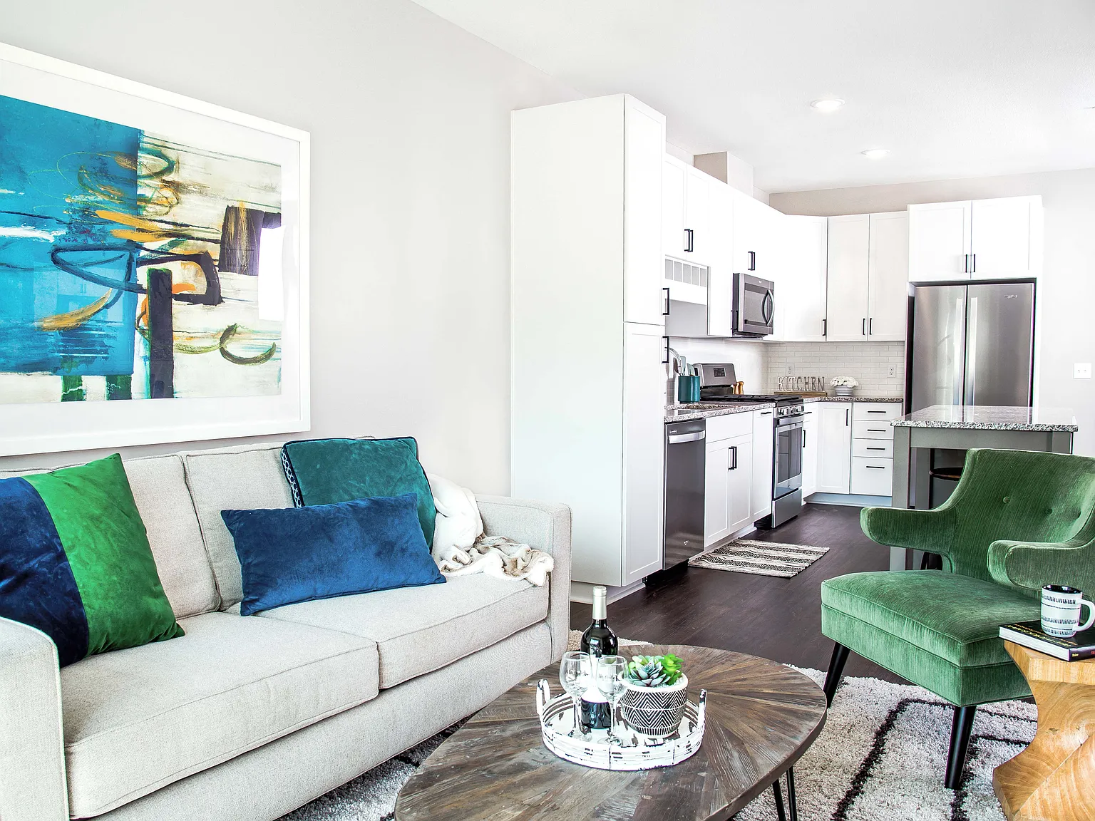 Altitude Residences — Photo 4