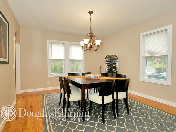 2nd image of 150 Parkview Ave